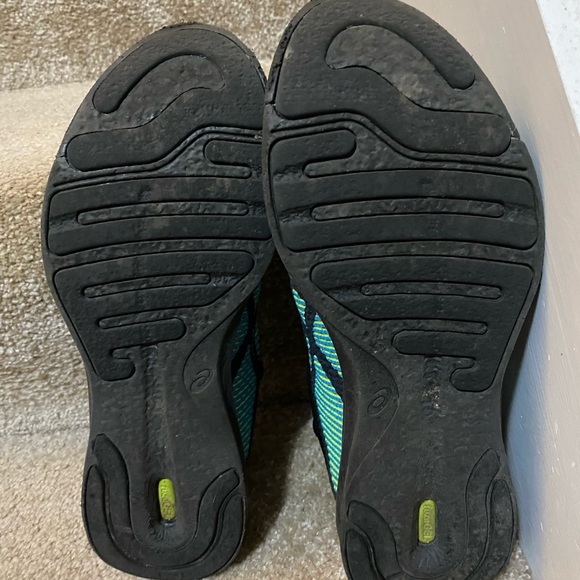 Color changing ASICS sneakers size 8.5 - Picture 4 of 5